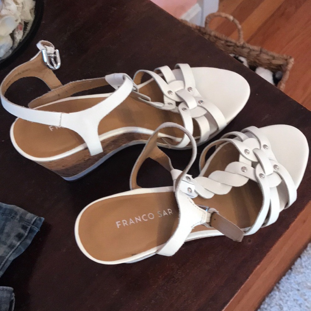 Like new wedge sandals